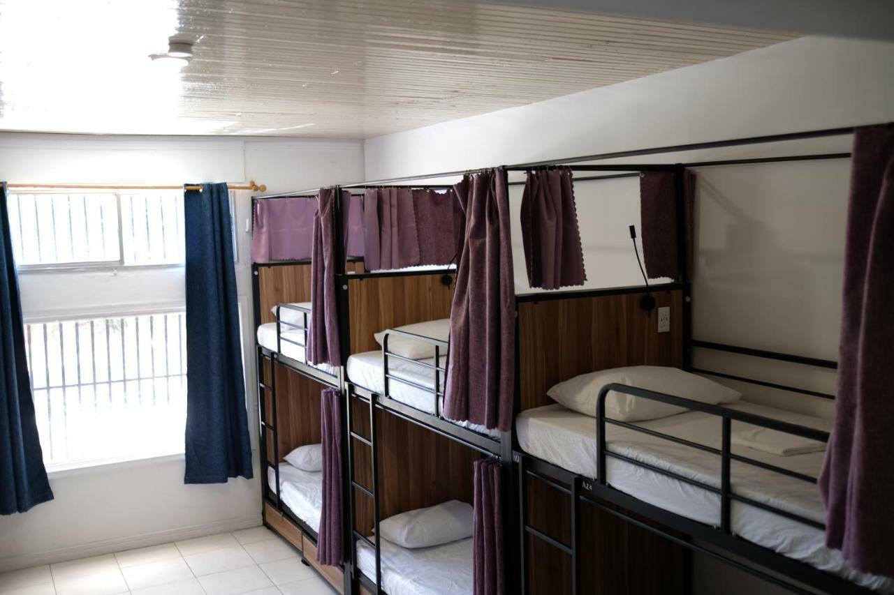 Ragamuffin Hostel Kingston Bagian luar foto